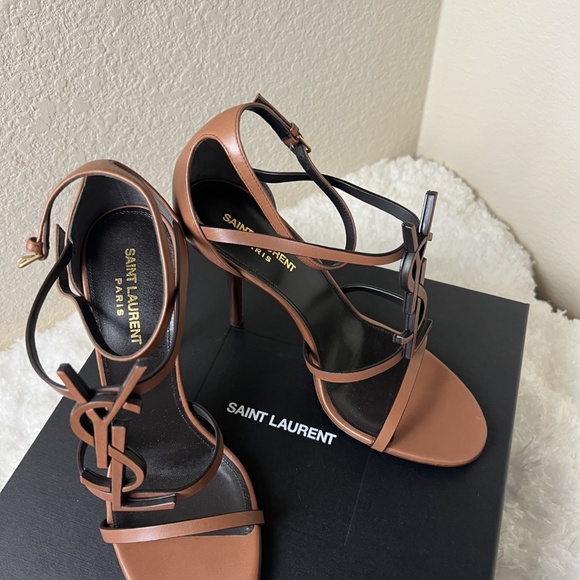 Saint Laurent Cassandra Patent Leather T-Strap Sandals Women's Size: 9 | IT 40 - Picture 7 of 8